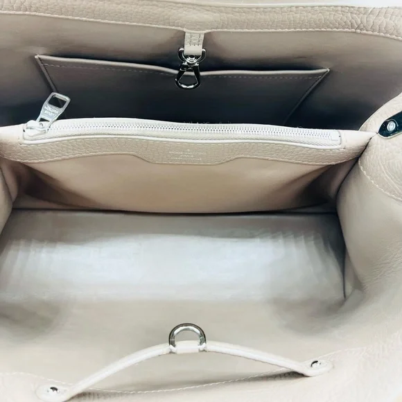 Louis Vuitton French Rose Capucines MM - Picture 13 of 17